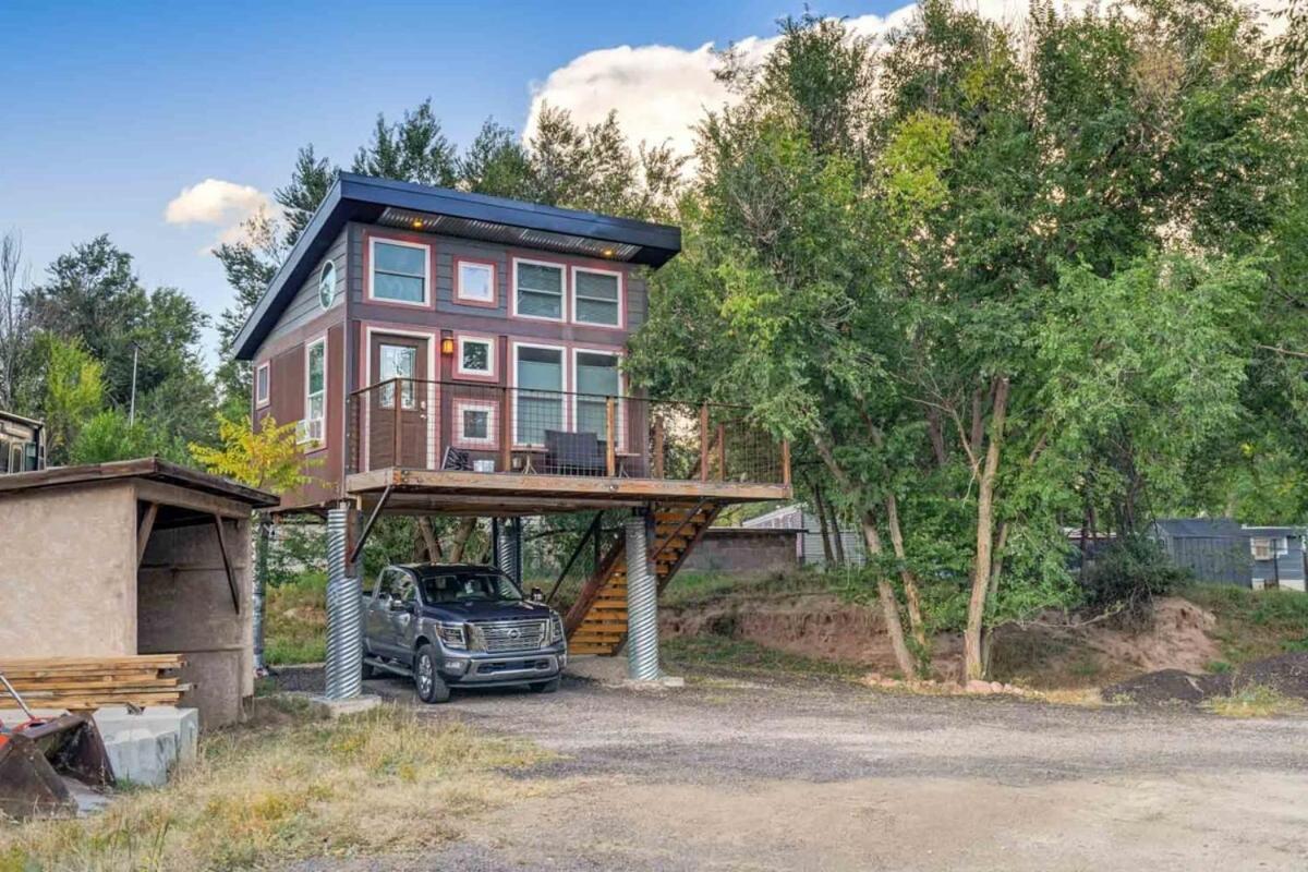 Red Rock Treehouse Unique In Old Colorado City Colorado Springs Exterior photo